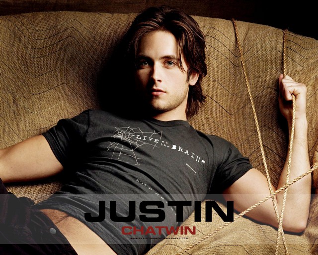 Justin-Chatwin-11.jpg