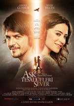 Aşk Tesadüfleri Sever (2011) afişi Aşk Tesadüfleri Sever (2011) afişi