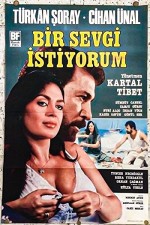 Bir Sevgi İstiyorum (1984) afişi