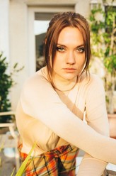 Laura James fotoğrafı