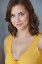 Taylor Misiak fotoğrafı