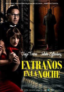 Extraños en la noche (2012) afişi