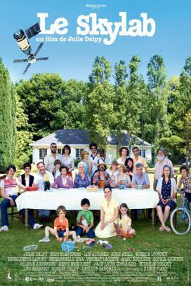 Gökten Bir Uydu Düştü (2011) afişi
