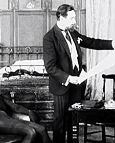 Les vampires: Les yeux qui fascinent