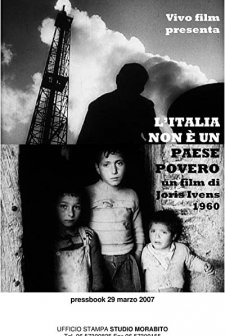 L'Italia non è un paese povero (1960) afişi