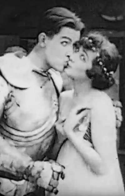 Love In Armor (1915) afişi Love In Armor (1915) afişi