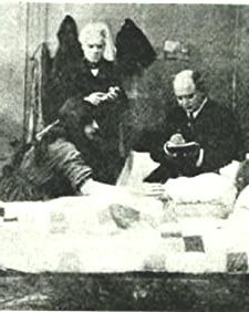 The Mote And The Beam (1913) afişi