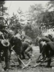 Troops Making Military Road In Front Of Santiago (1898) afişi