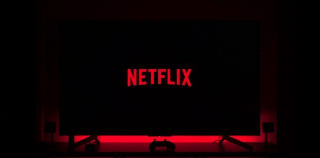 Netflix’in “The Chosen One” Ekibi Kaza Geçirdi: 2 Ölü, 6 Yaralı