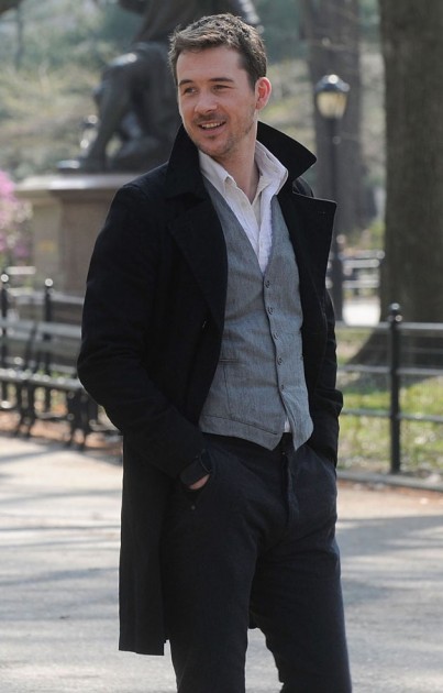 Barry Sloane Fotoğrafı