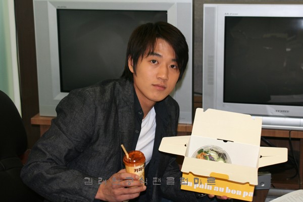 Kim Rae-Won Fotoğrafı