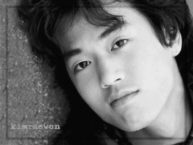 Kim Rae-Won Fotoğrafı