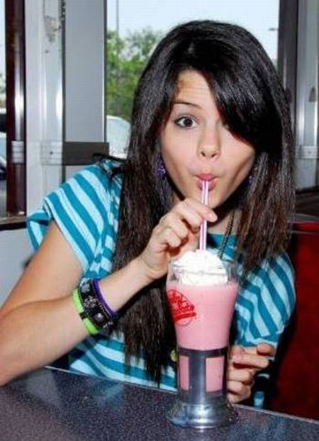 Selena Gomez Fotoğrafları 2501