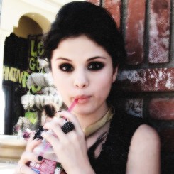 Selena Gomez Fotoğrafları 4558