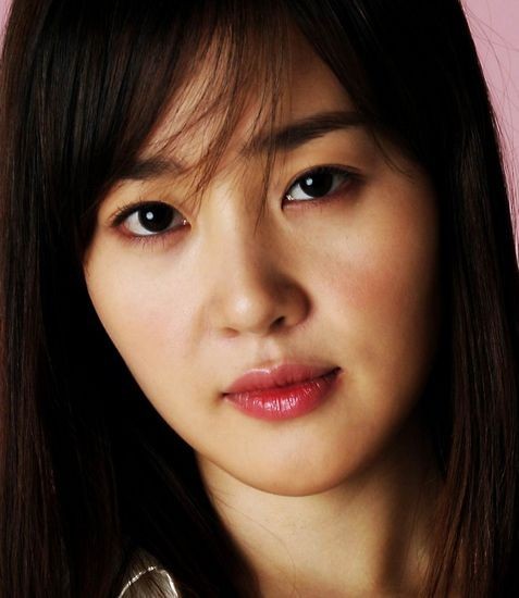 Poze Ji-won Uhm - Actor - Poza 25 din 39 - CineMagia.ro