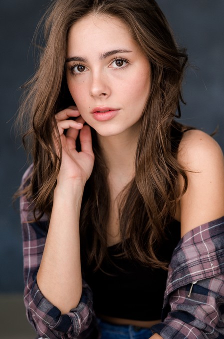 Haley Pullos Fotoğrafları 2