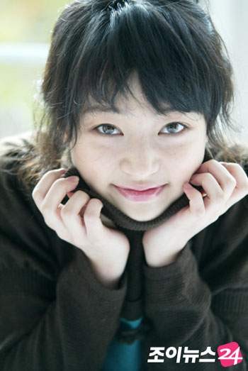 Song Ha-yoon Fotoğrafları 1