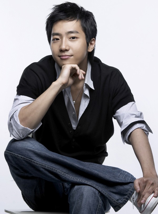 Lee Sang-yeob Fotoğrafları 1