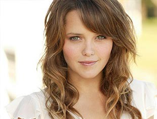 Rebecca Breeds Fotoğrafı