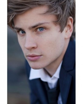 Jannik Schümann Fotoğrafı