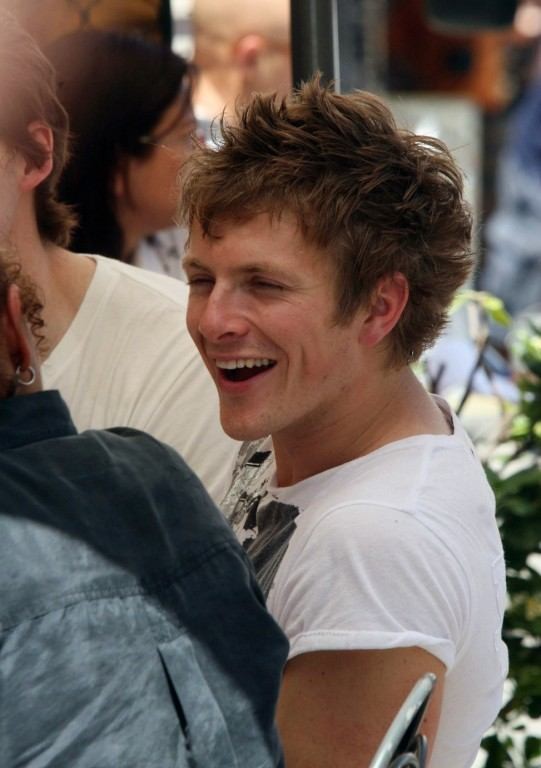 Charlie bewley boyfriend