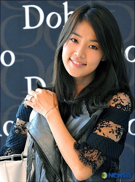 Kang Jung-hwa Fotoğrafı