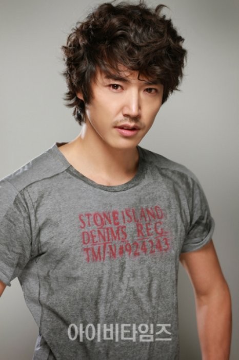 Yoon Sang-hyun Fotoğrafları 6