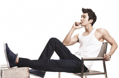 Choi Si-won Fotoğrafı