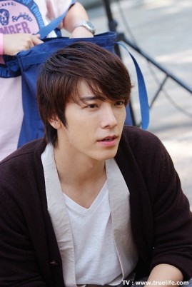 Lee Dong-Hae Fotoğrafı