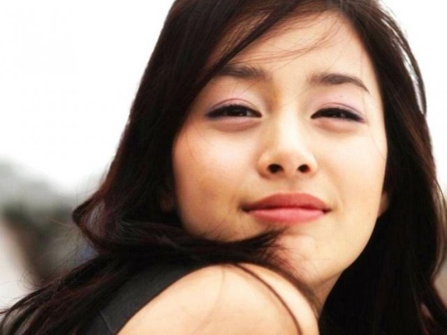 Kim Tae-hee Fotoğrafı