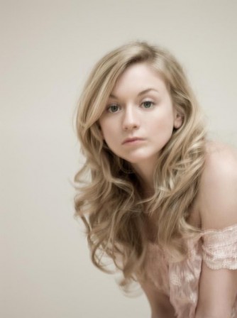 Emily Kinney Fotoğrafları 1