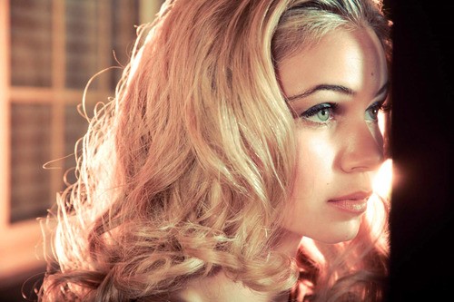 Ayla Kell Fotoğrafı