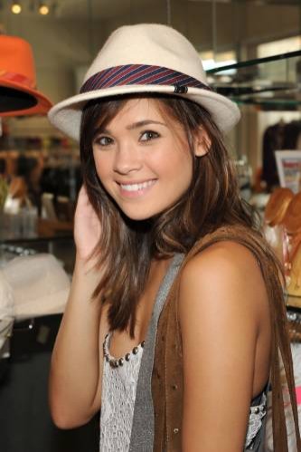 Nicole Gale Anderson Fotoğrafları 68