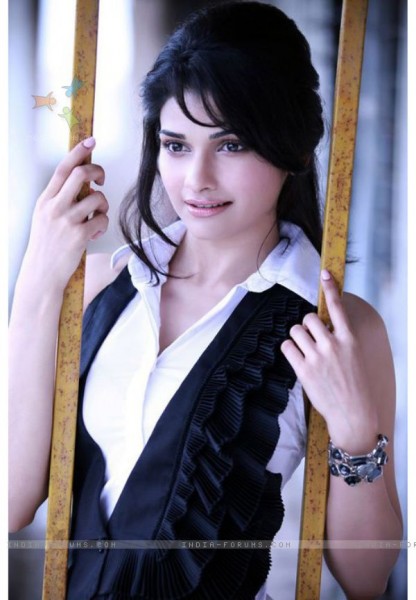 Prachi Desai Fotoğrafları 3