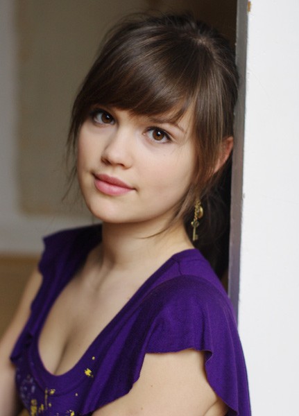 Emilia Schüle Fotoğrafı