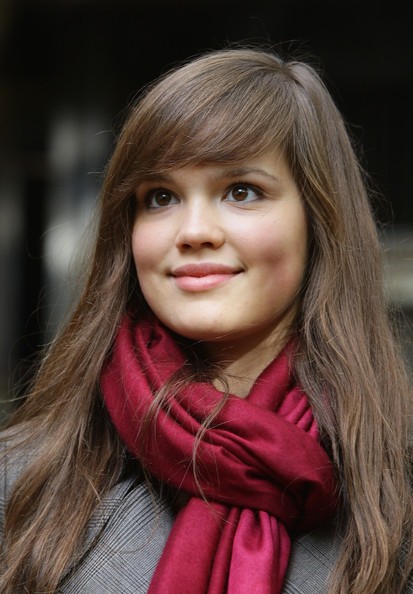 Emilia Schüle Fotoğrafı