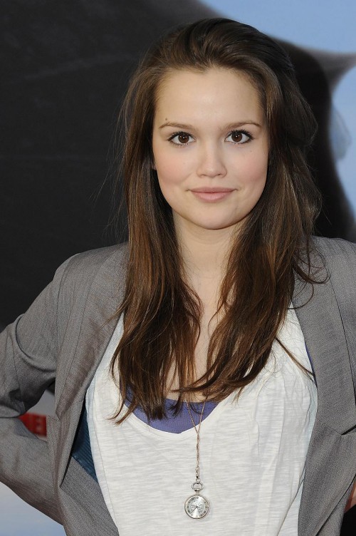 Emilia Schüle Fotoğrafı