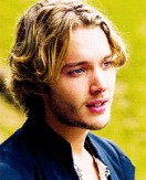 Toby Regbo Fotoğrafları 10