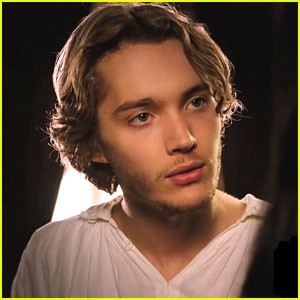 Toby Regbo Fotoğrafları 26