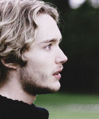 Toby Regbo Fotoğrafları 92