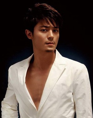 Wallace Huo Fotoğrafı