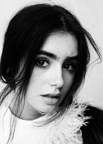 Lily Collins Fotoğrafı