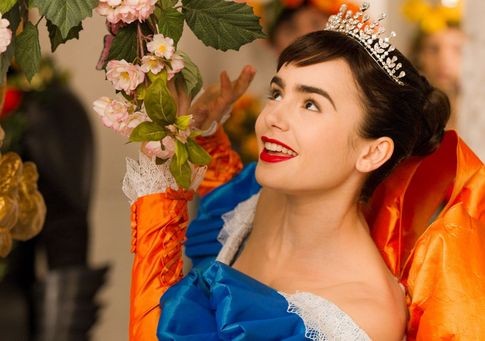 Lily Collins Fotoğrafı