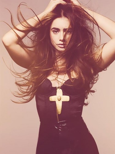 Lily Collins Fotoğrafı