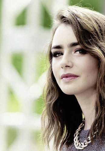 Lily Collins Fotoğrafı