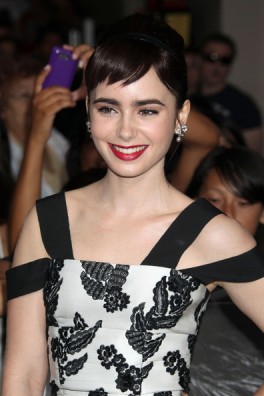 Lily Collins Fotoğrafı