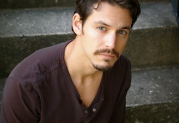 Dean J. West Fotoğrafı