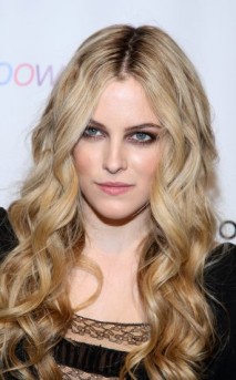 Danielle Riley Keough Fotoğrafı