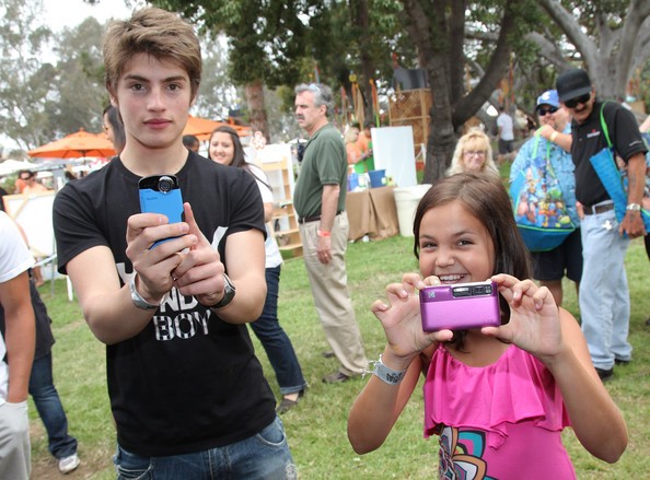Gregg Sulkin Fotoğrafı