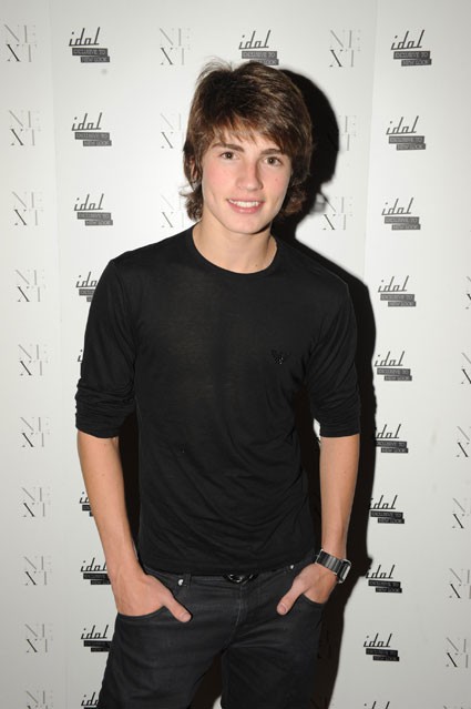 Gregg Sulkin Fotoğrafı